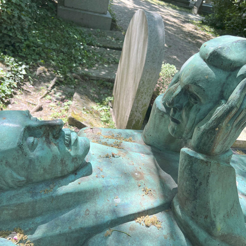 Birds' Père Lachaise