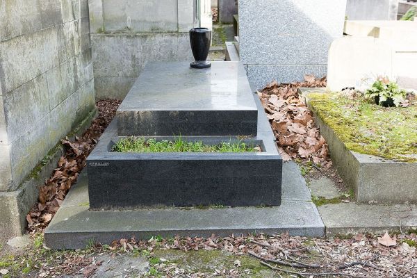 Poll Léo op Père Lachaise
