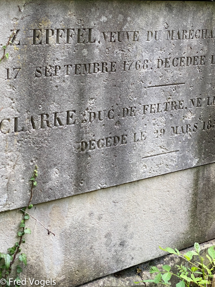 Clarke Alphonse, comte de Feltre op Père Lachaise