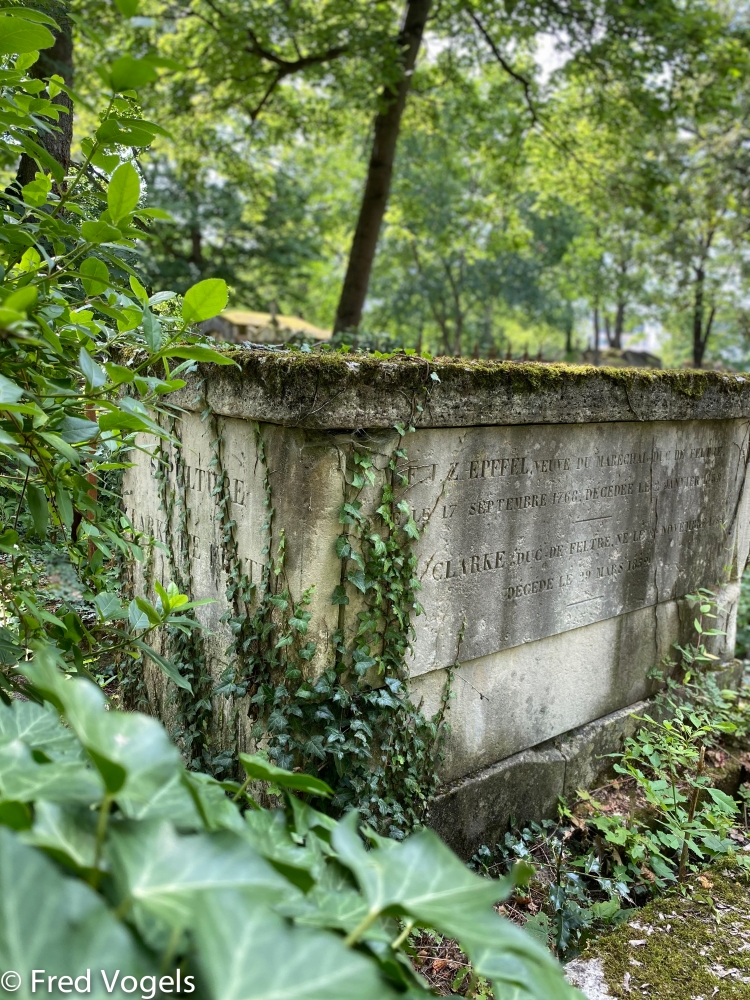 Clarke Alphonse, comte de Feltre op Père Lachaise
