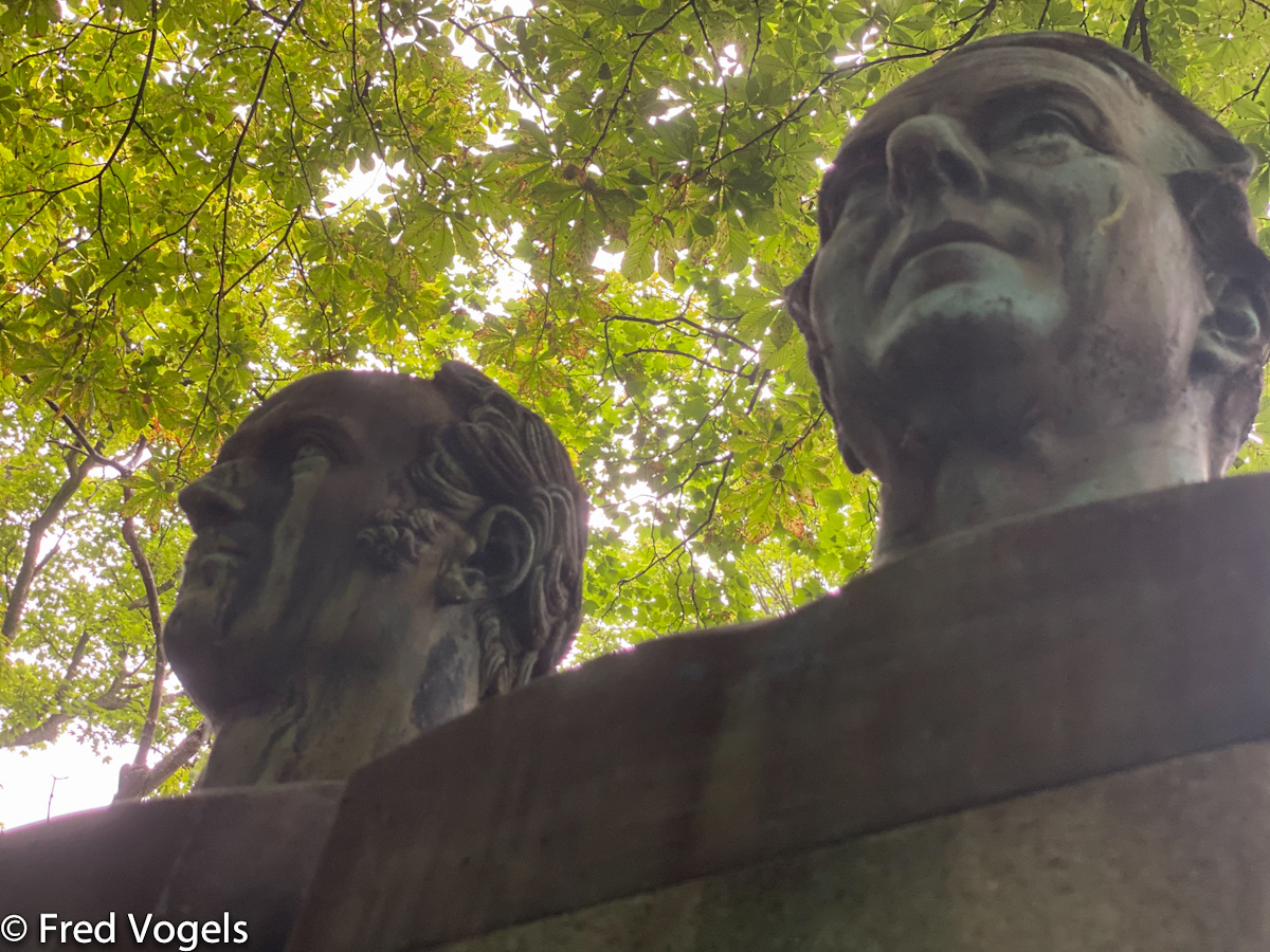 Pere Lachaise 2021-222.jpg