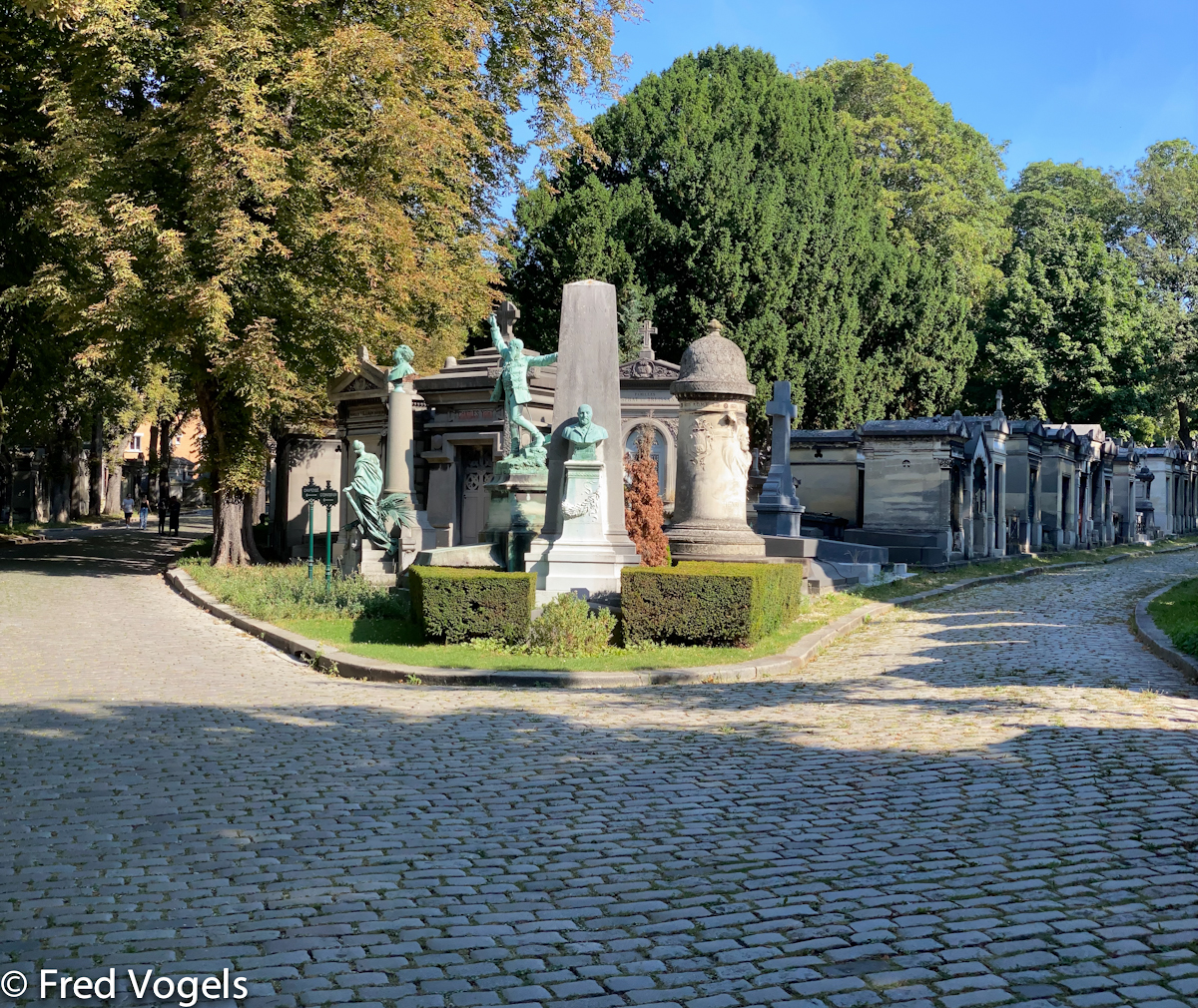 Visit Pere Lachaise 2021-299.jpg