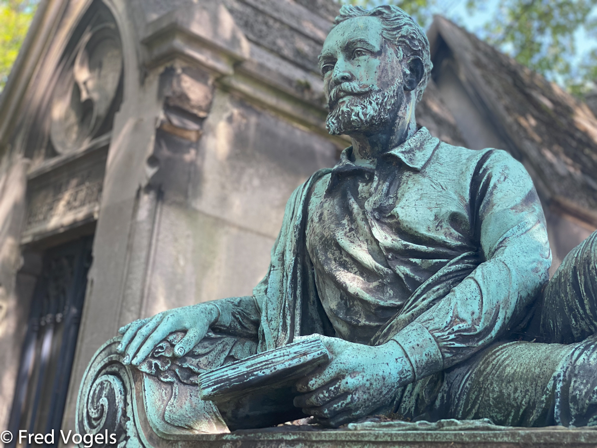 Visit Pere Lachaise 2021-335.jpg