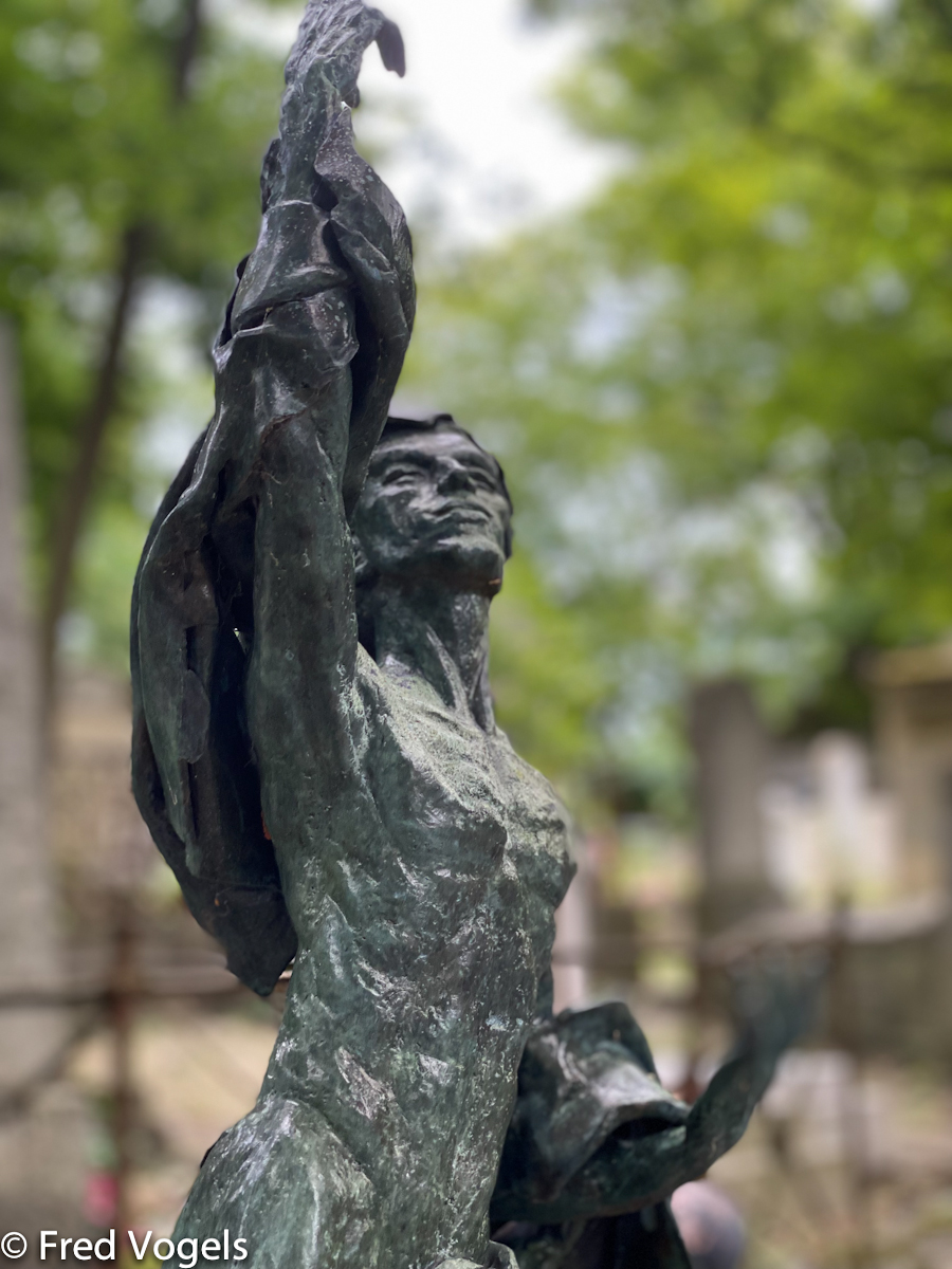 Visit Pere Lachaise 2021-422.jpg