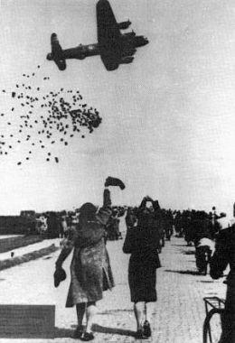 RAF Bomber Command Lancasters Operation Manna day 4 Leiden