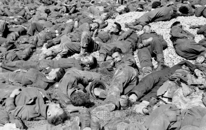Photos of the raid at Dieppe 1942-08-19/20