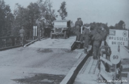 1st Belgian Infantry Brigade (Piron) crossing the Brussel Bridge