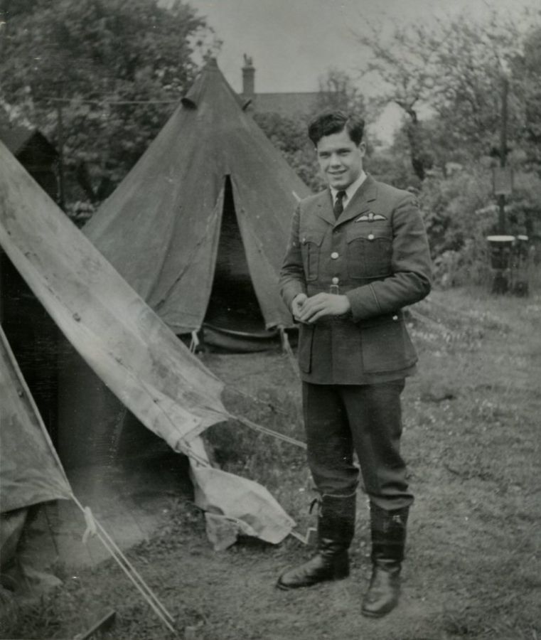 Flight of Spitfire IX EN130 and Flying Officer H C Godefroy on 1943-01-13
