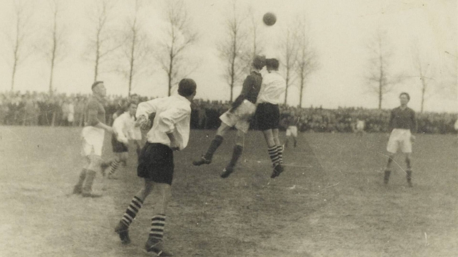 Voetbalcompetitie hervat in aangepaste vorm