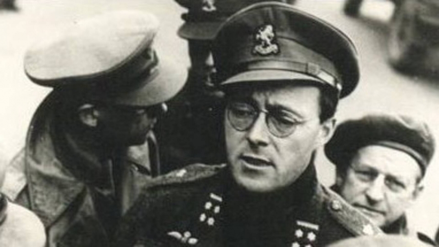 Bernhard wordt bevelhebber Binnenlandse Strijdkrachten