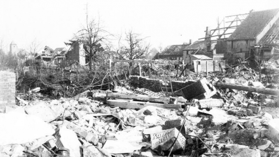 Honderden slachtoffers bij bombardement op Breskens