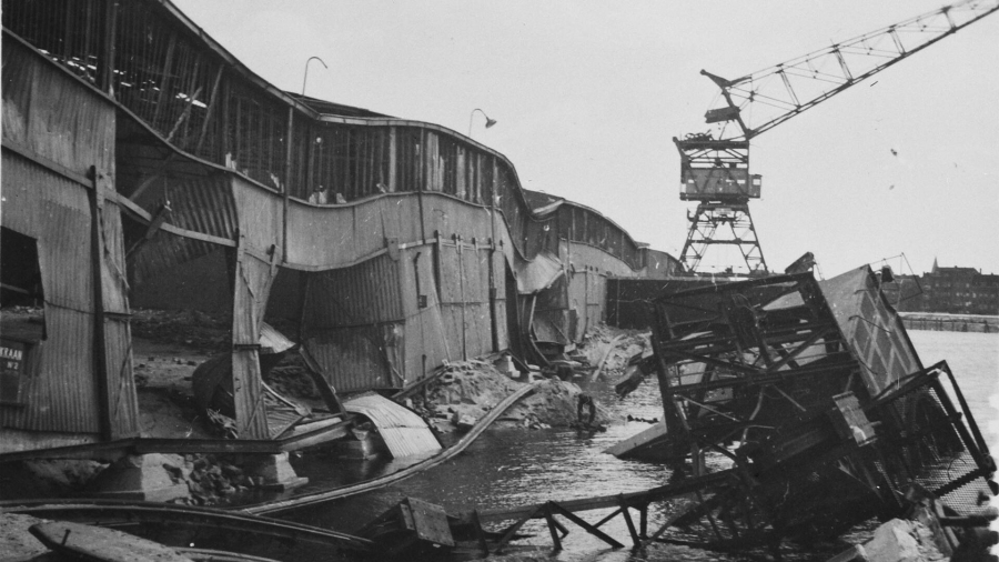 Duitsers vernielen havens Rotterdam en Amsterdam