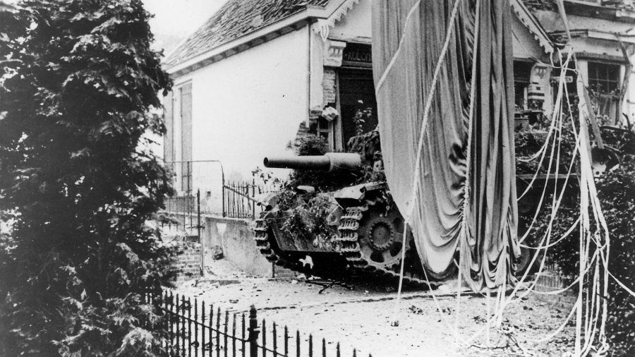 Heimelijke terugtrekking in de nacht: Britten geven strijd om Arnhem op
