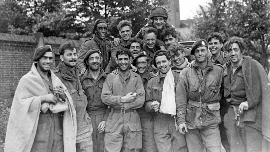 Heimelijke terugtrekking in de nacht: Britten geven strijd om Arnhem op
