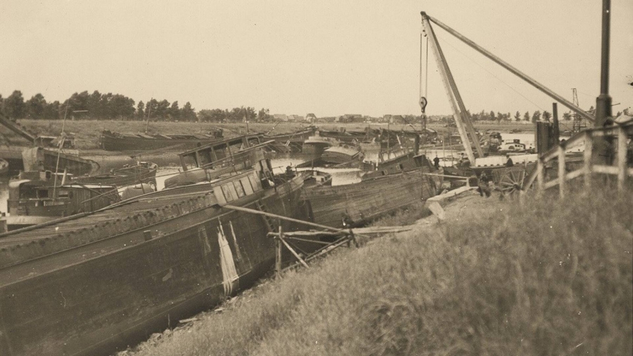 Duitsers blazen 240 binnenvaartschepen op