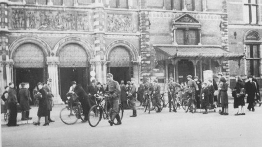 Fietsen in beslag genomen door Duitse leger
