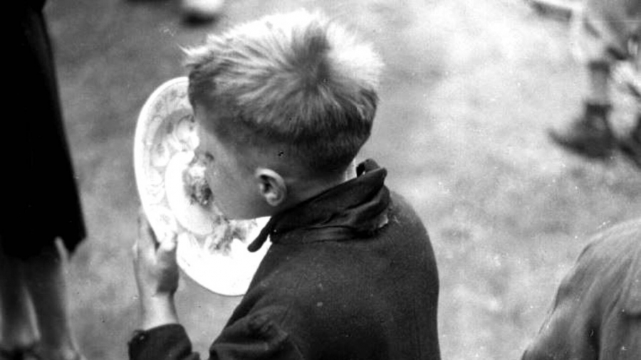 'Kinderen in Nederland overlijden aan ondervoeding'