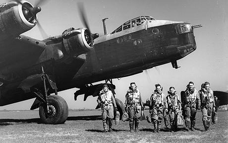 Stirling lost at IJsselmeer (near Venhuizen) on 06-11-1944 (SGLO ref: T4652)