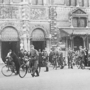 Fietsen in beslag genomen door Duitse leger